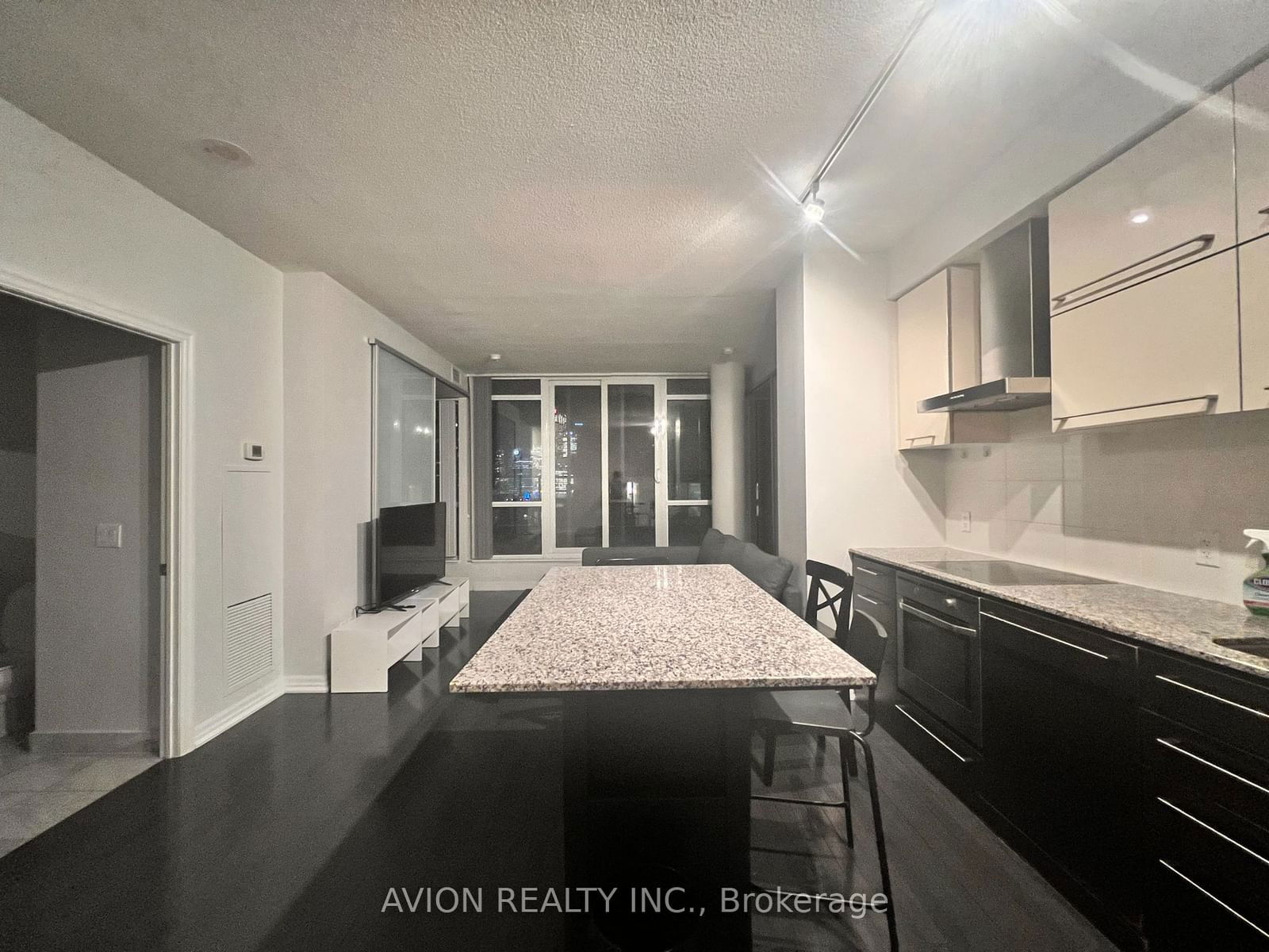 770 Bay St, unit Ph607 for rent