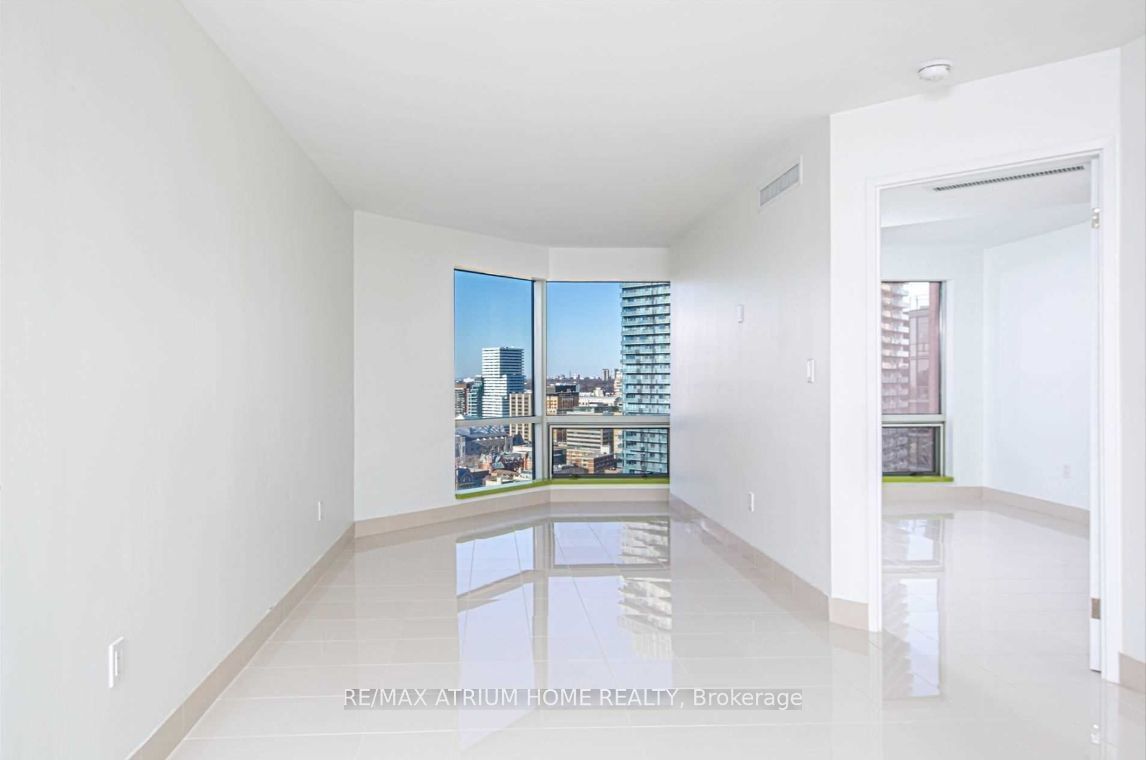 1001 Bay St, unit 2712 for rent