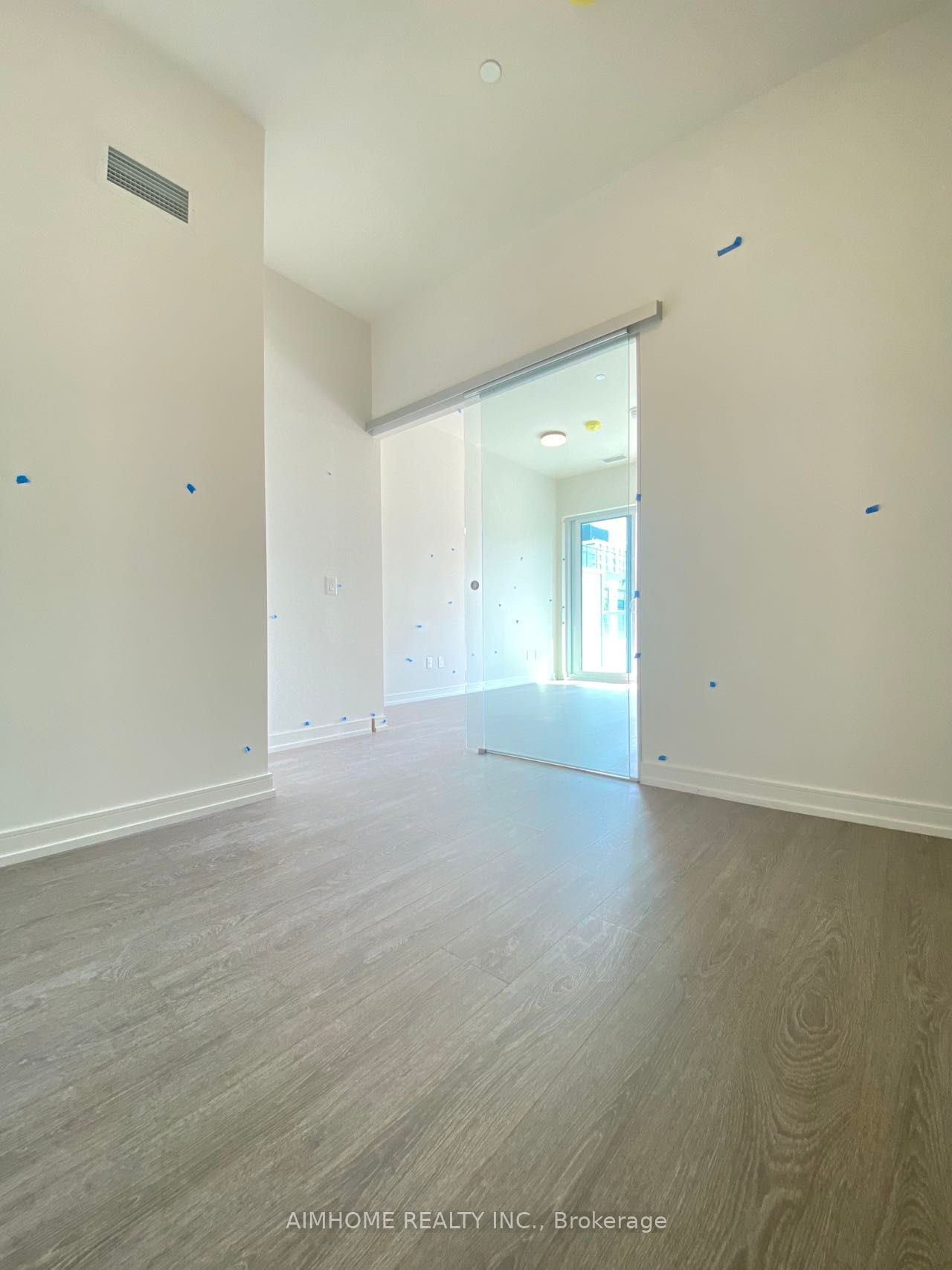 425 Front St E, unit 814 for rent