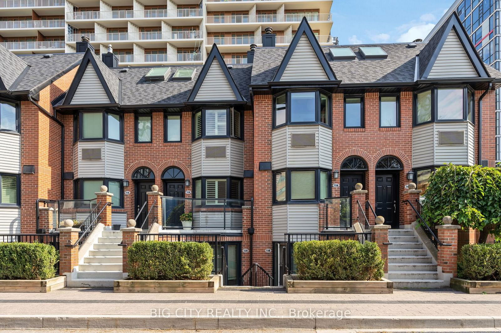 570 Wellington St W, unit 12B for sale