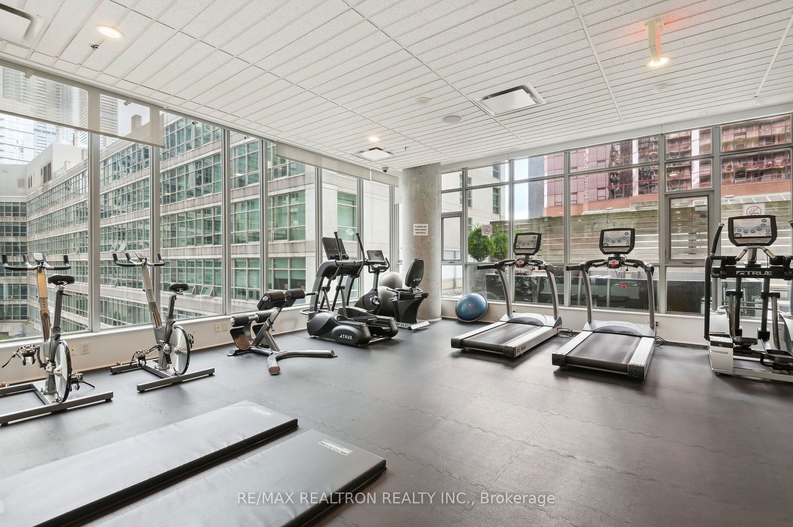 375 King St W, unit 2006 for sale