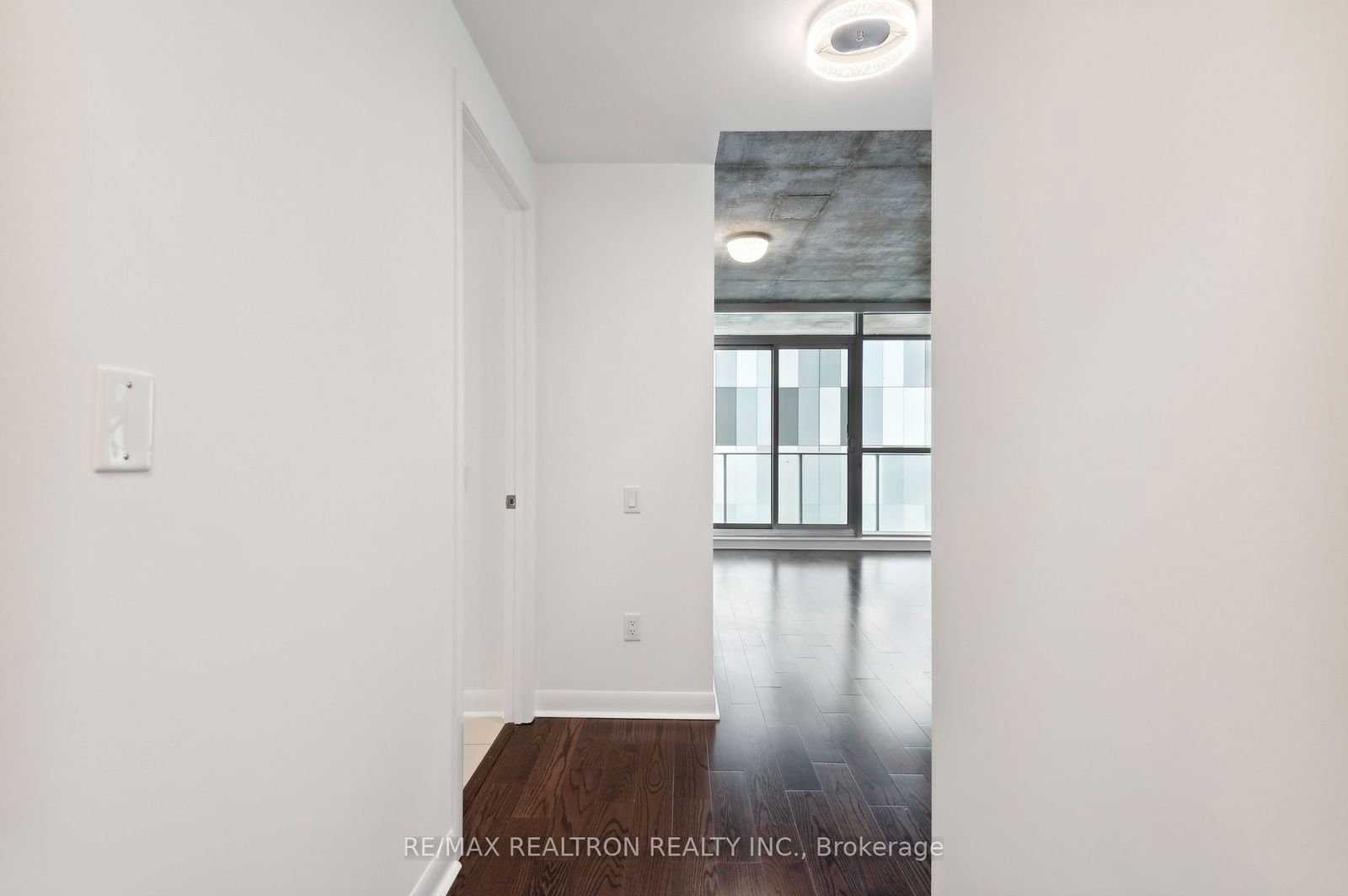 375 King St W, unit 2006 for sale