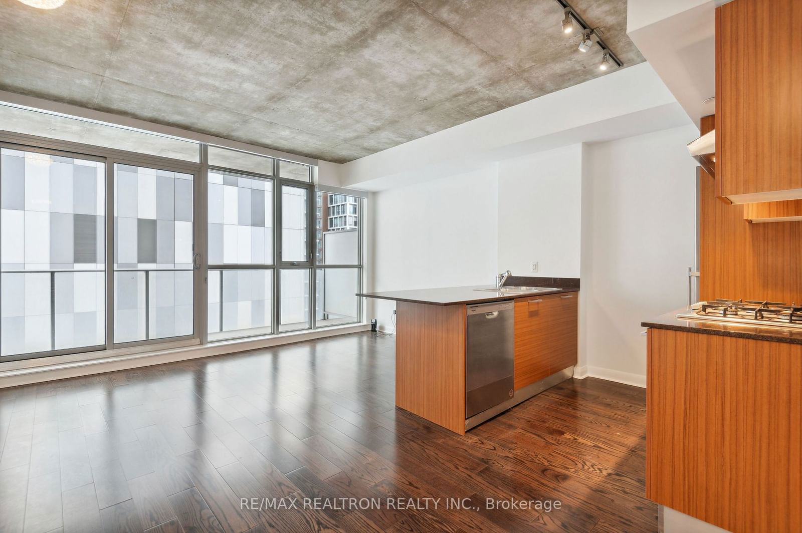 375 King St W, unit 2006 for sale