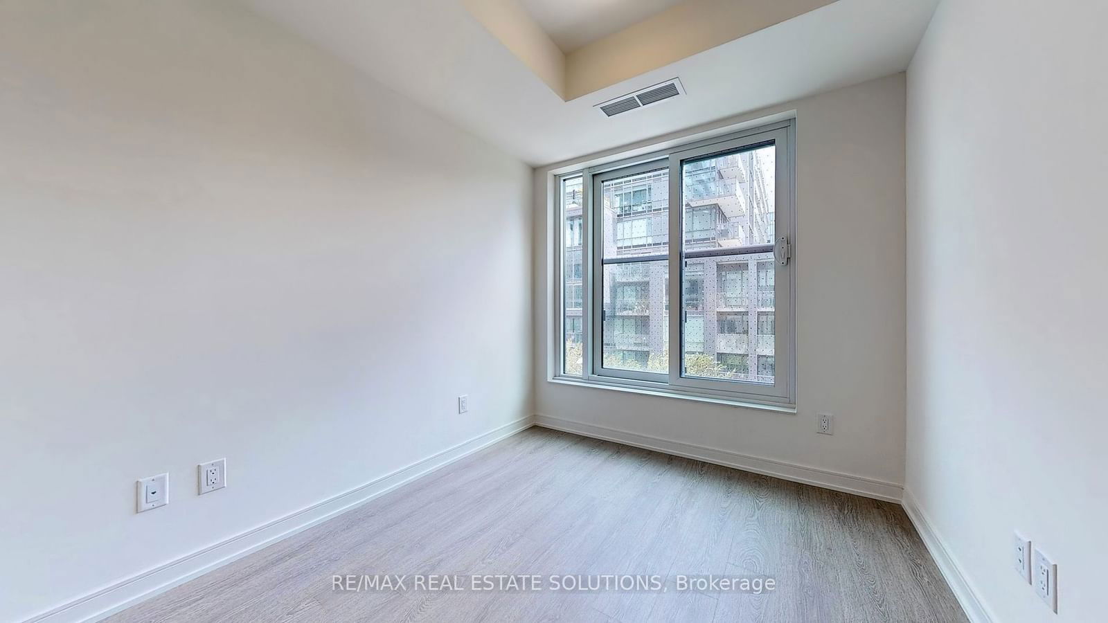 425 Front St E, unit 411 for rent