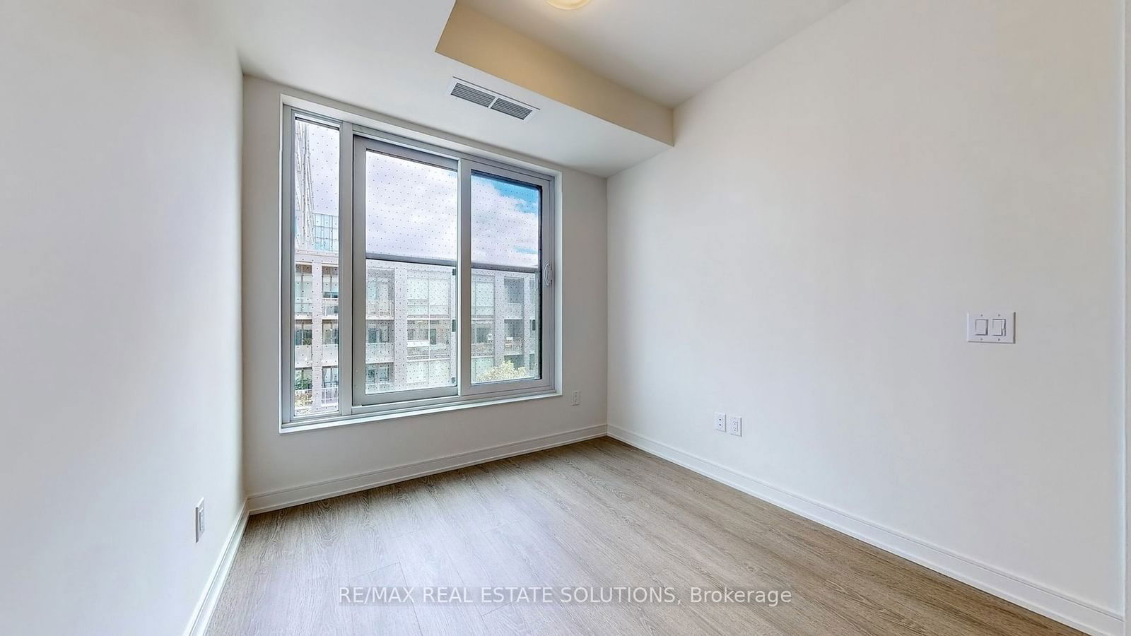 425 Front St E, unit 411 for rent