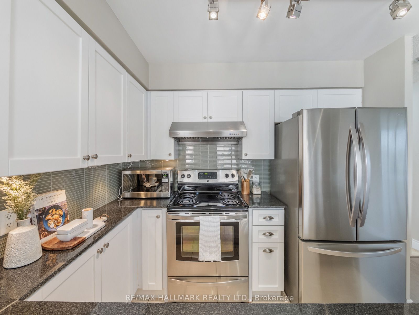 1103 Leslie St, unit 1107 for sale