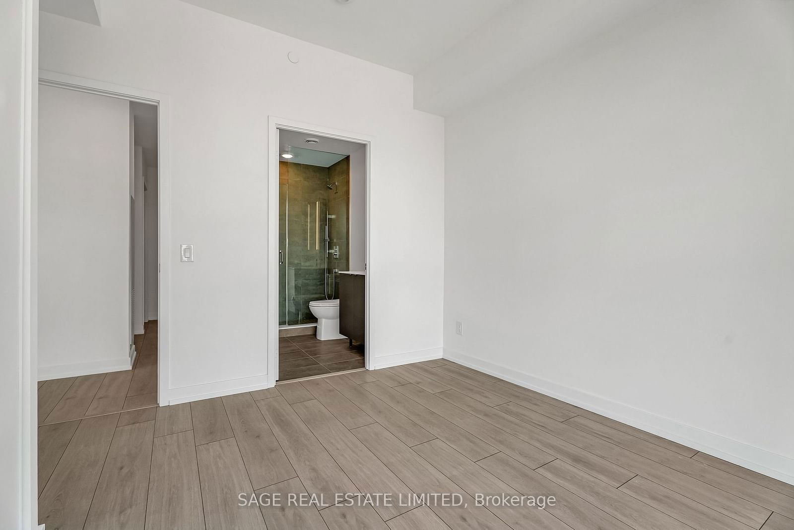 500 Dupont St, unit 416 for rent