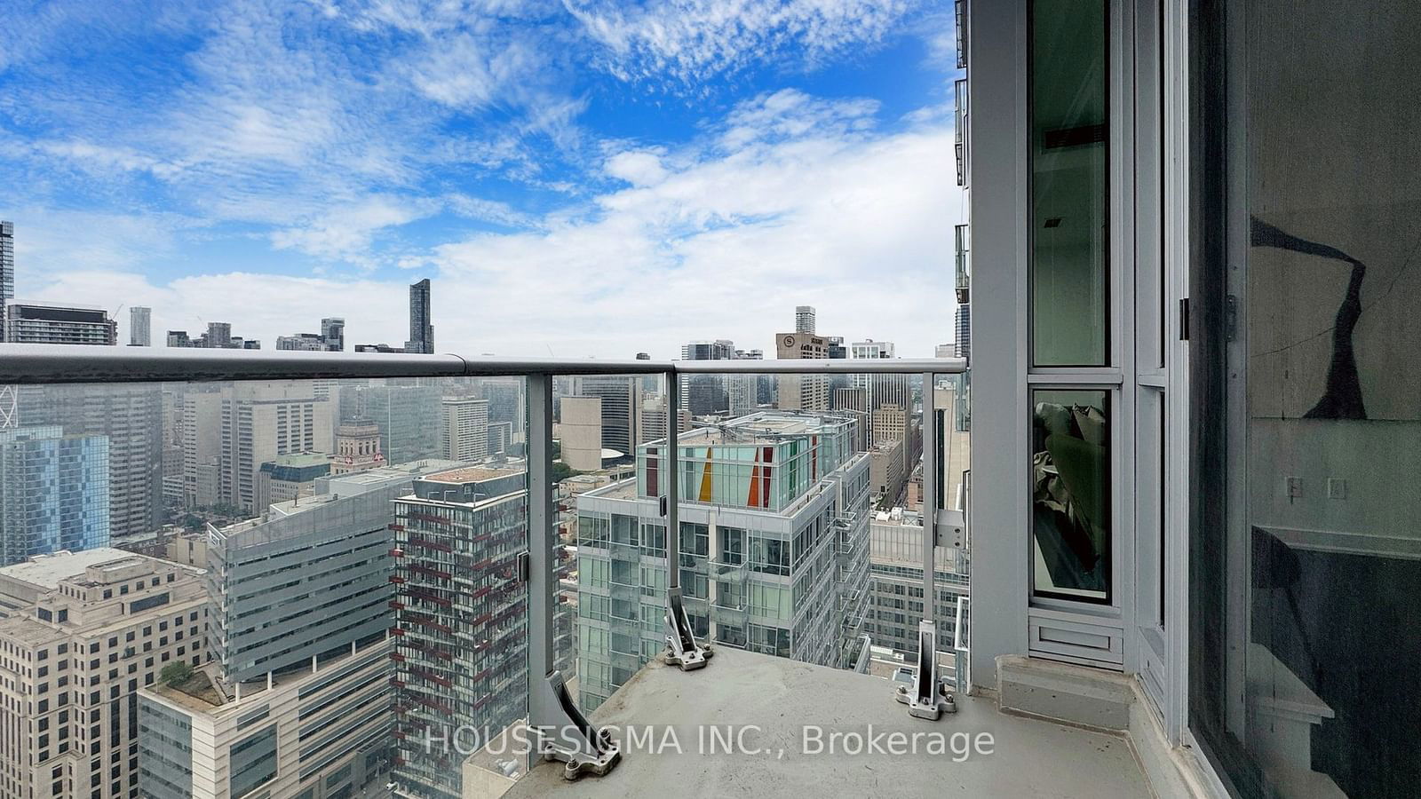 30 Nelson St, unit 3701 for sale