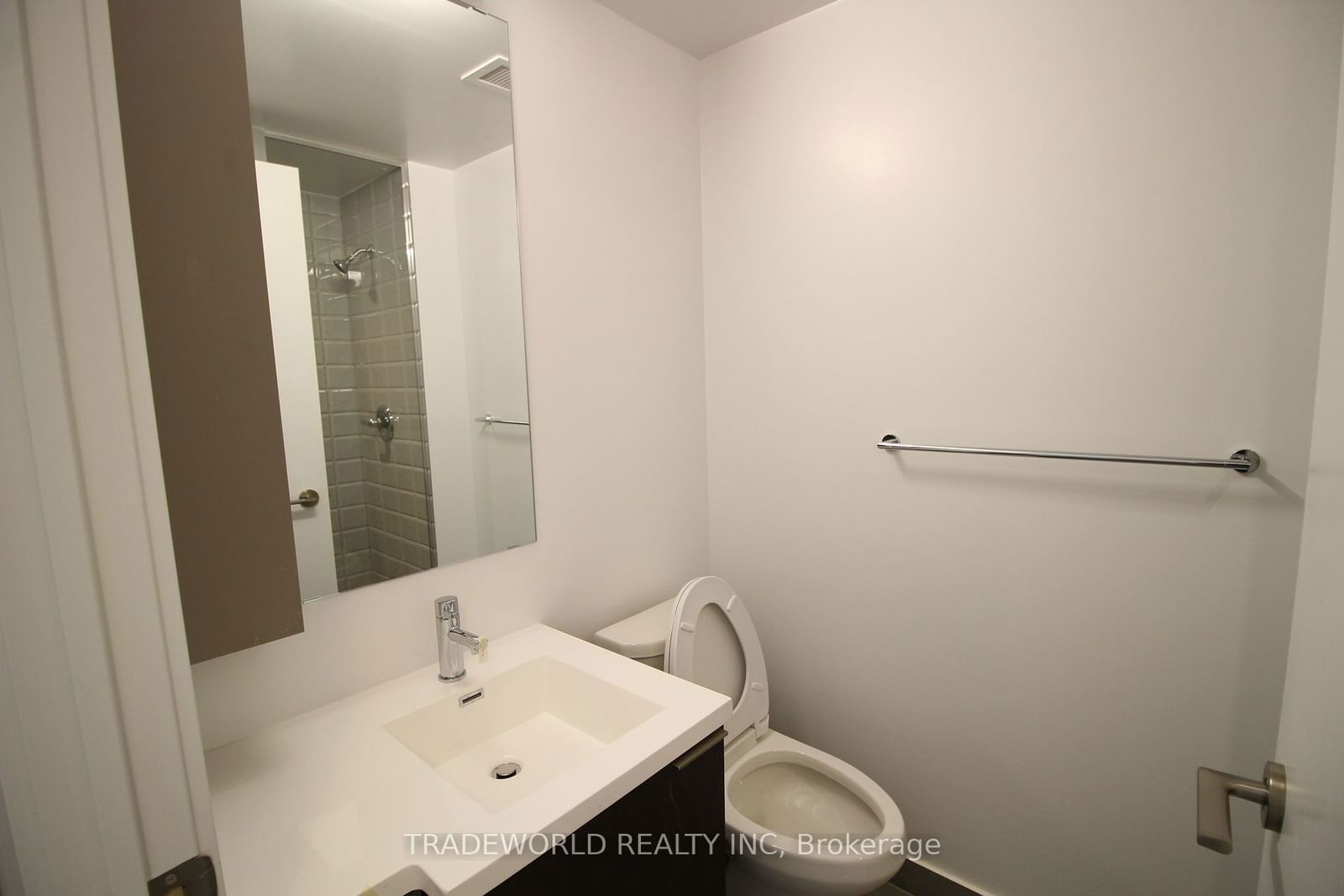 203 College St, unit 906 for rent