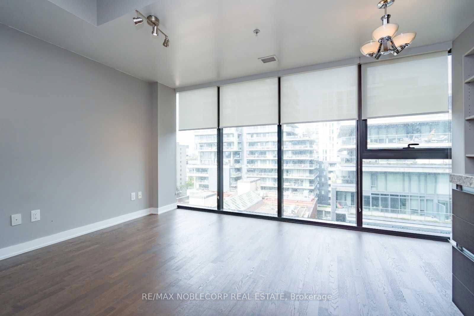 629 King St W, unit 818 for rent