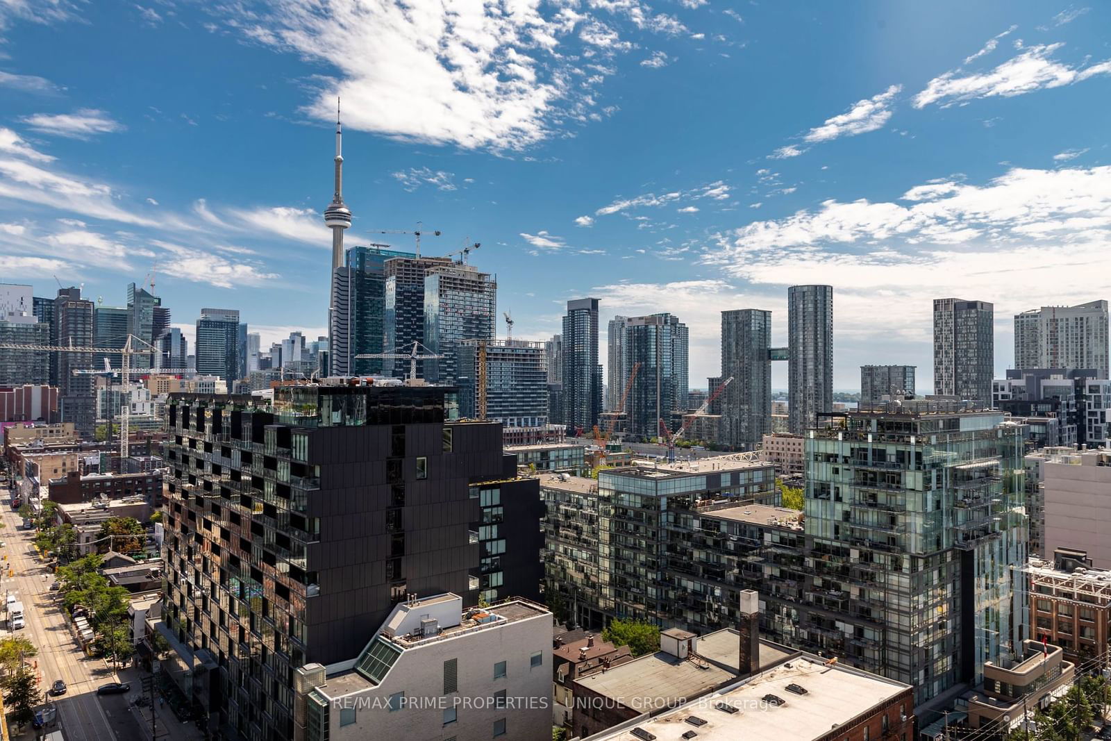 700 King St W, unit 405 for sale