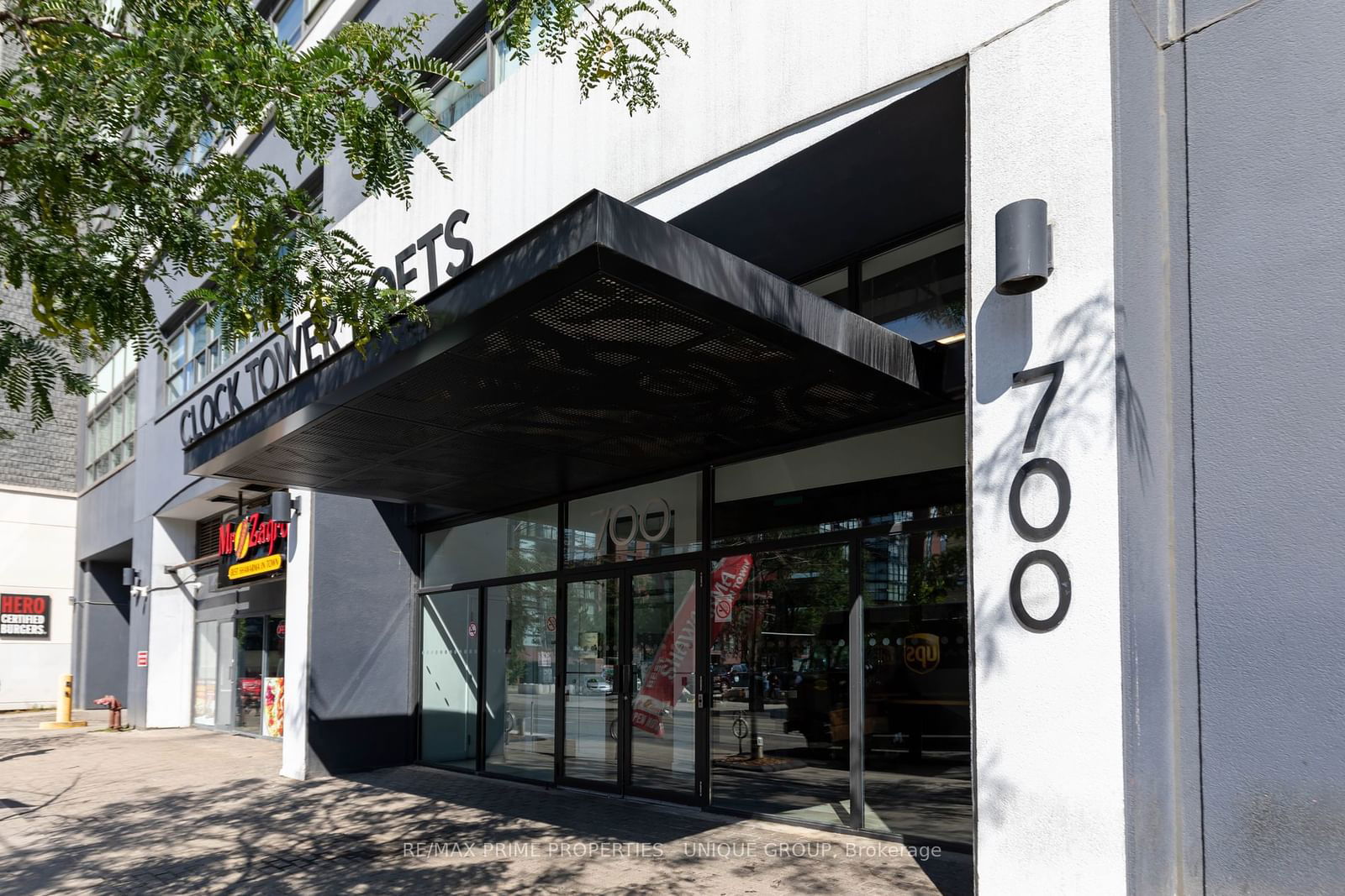 700 King St W, unit 405 for sale