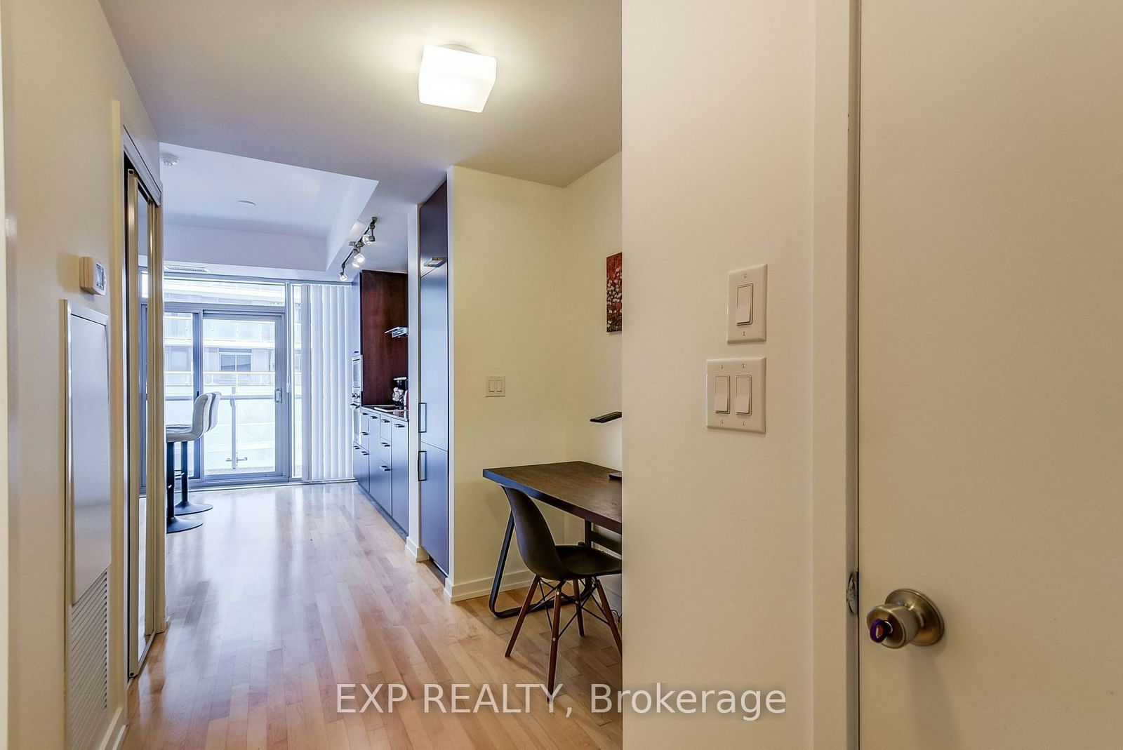 12 York St, unit 1406 for rent