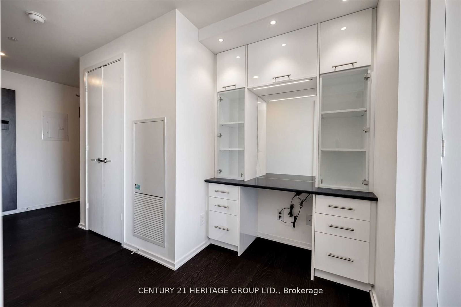 1 Bloor St E, unit 6409 for sale