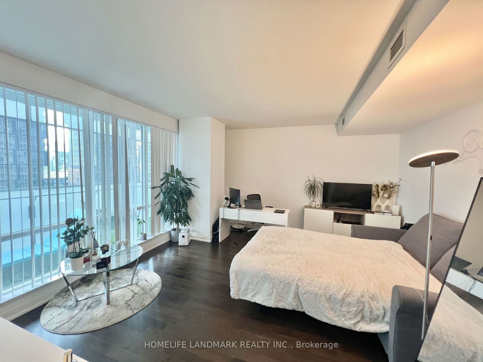 80 John St, unit 2202 for rent