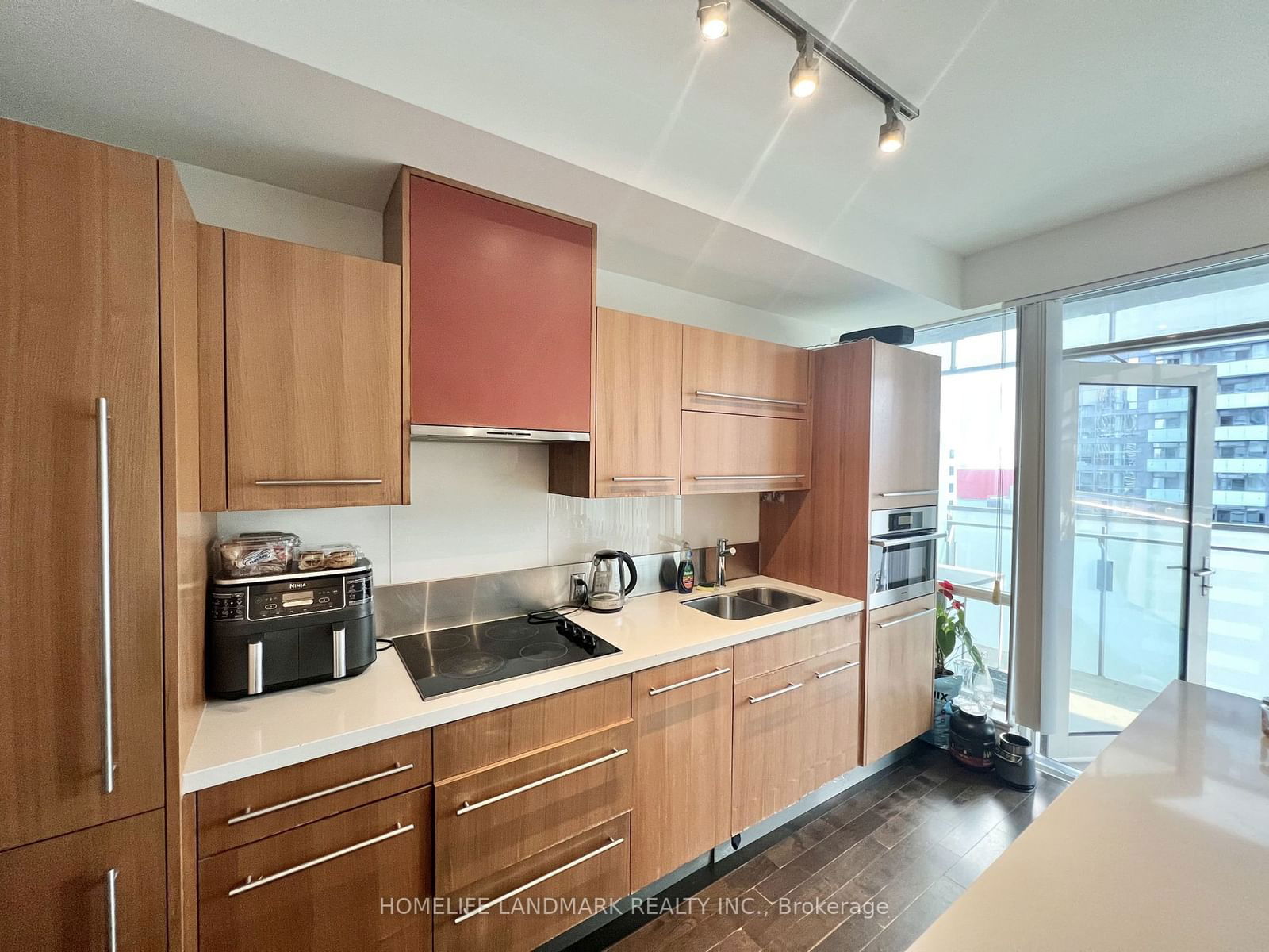 80 John St, unit 2202 for rent