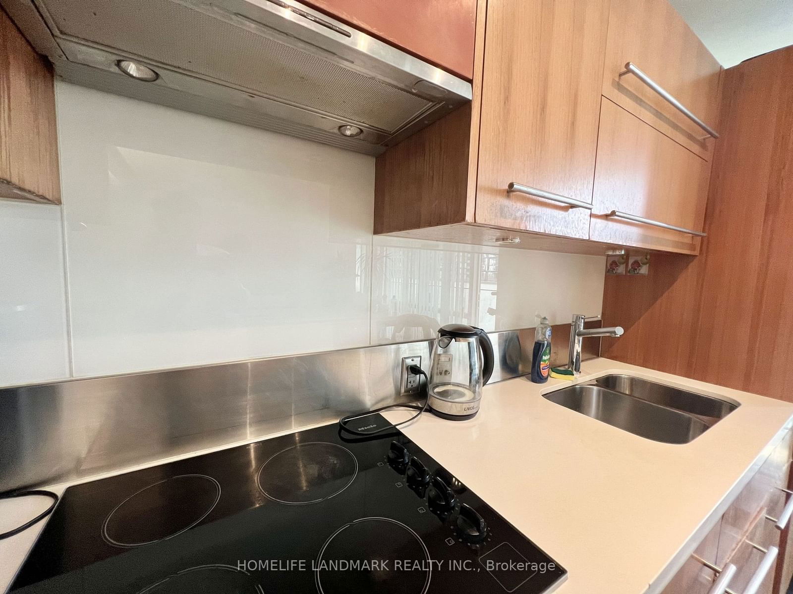 80 John St, unit 2202 for rent