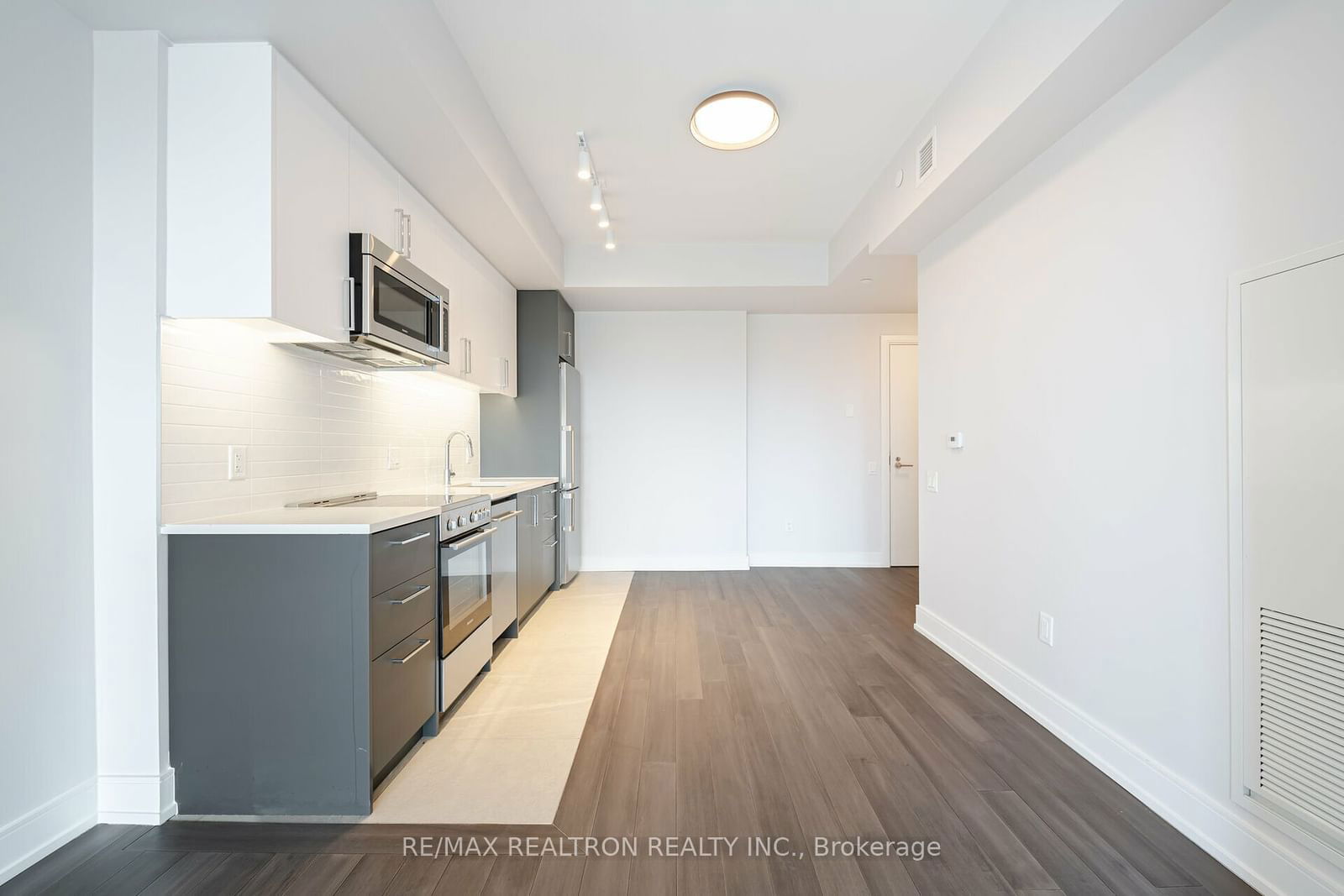 2525 Bathurst St, unit 802 for rent