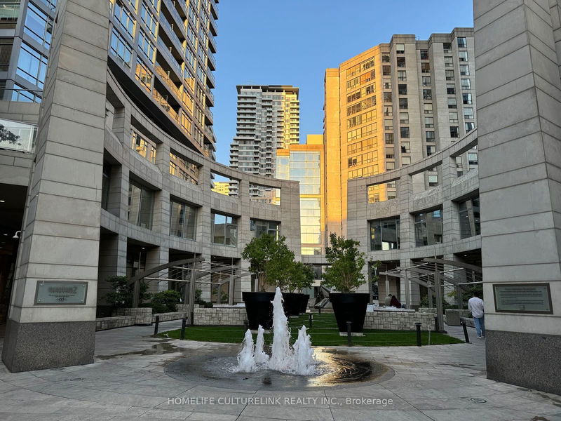 2181 Yonge St, unit 801 for rent