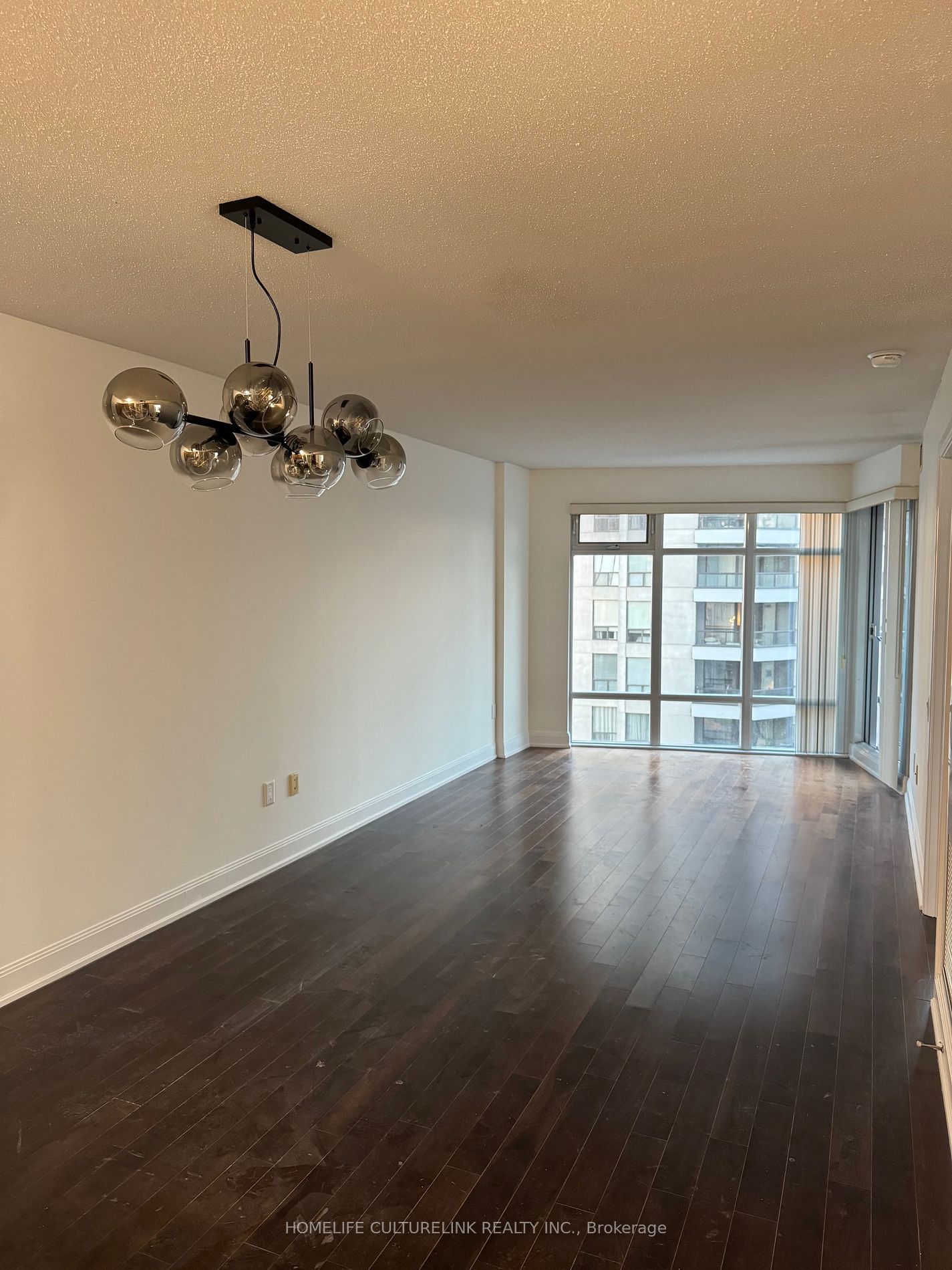 2181 Yonge St, unit 801 for rent