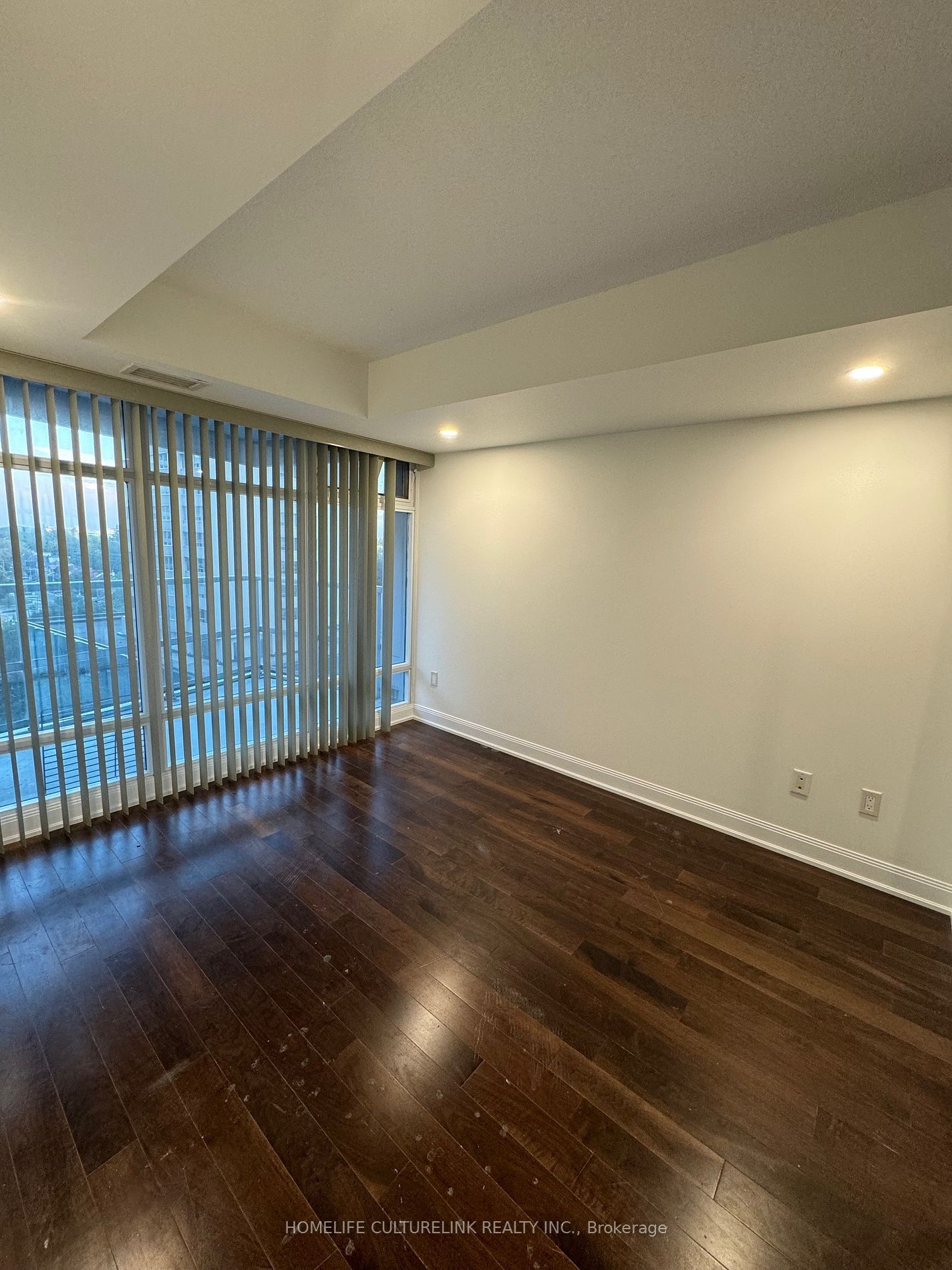 2181 Yonge St, unit 801 for rent