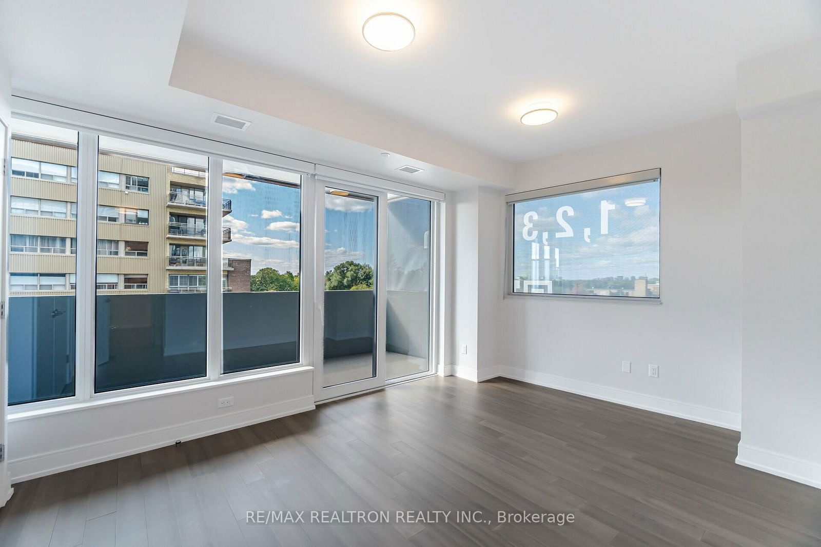 2525 Bathurst St, unit 807 for rent