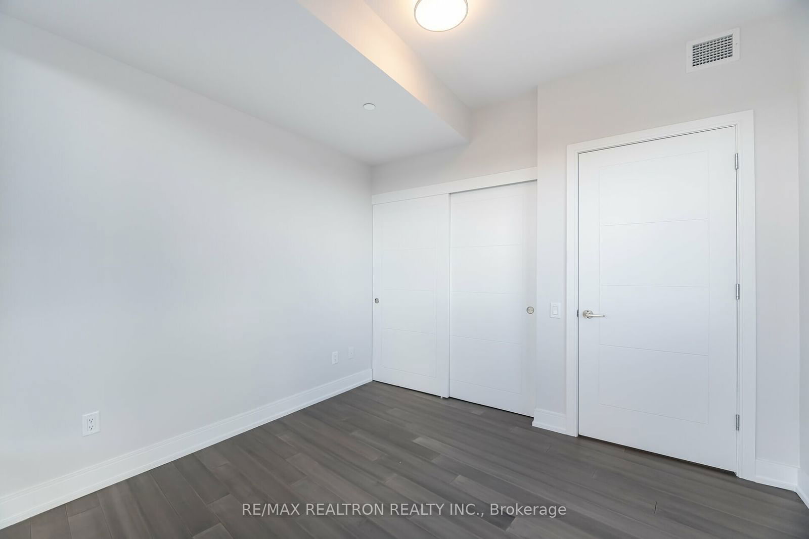 2525 Bathurst St, unit 807 for rent