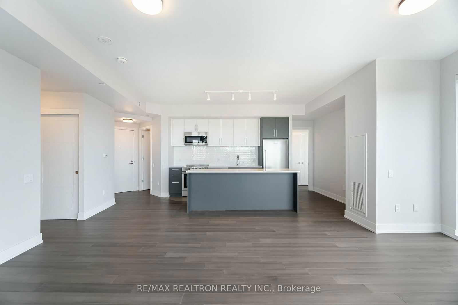 2525 Bathurst St, unit 807 for rent