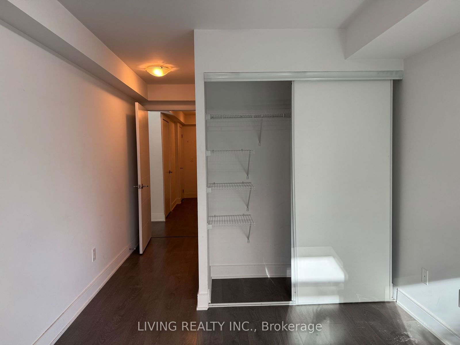 525 Adelaide St W, unit 323 for rent