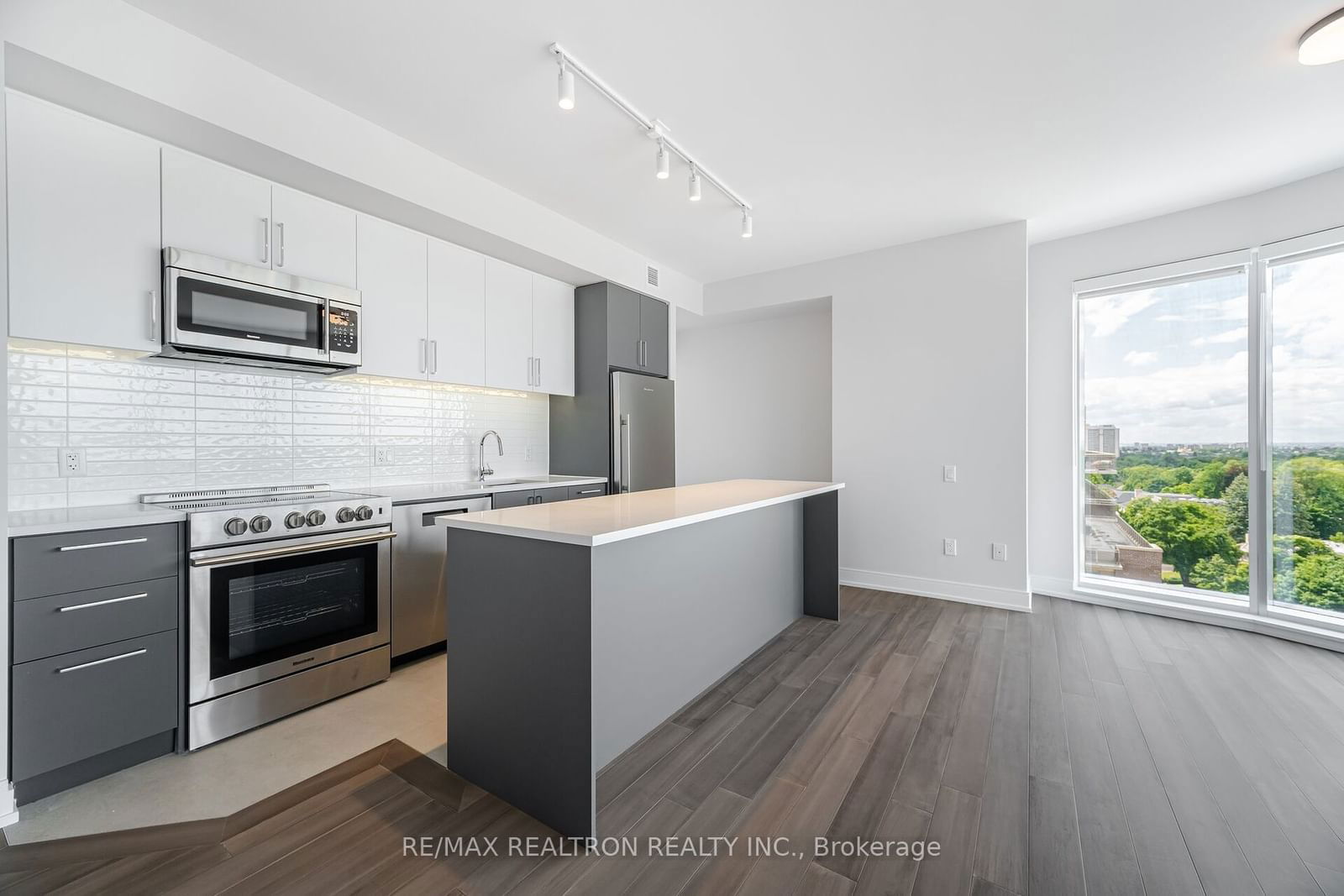 2525 Bathurst St, unit 1107 for rent