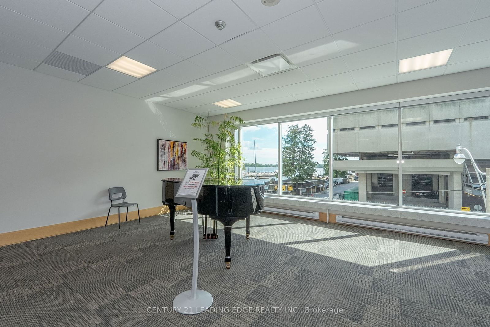 10 QUEENS Quay W, unit 702 for rent