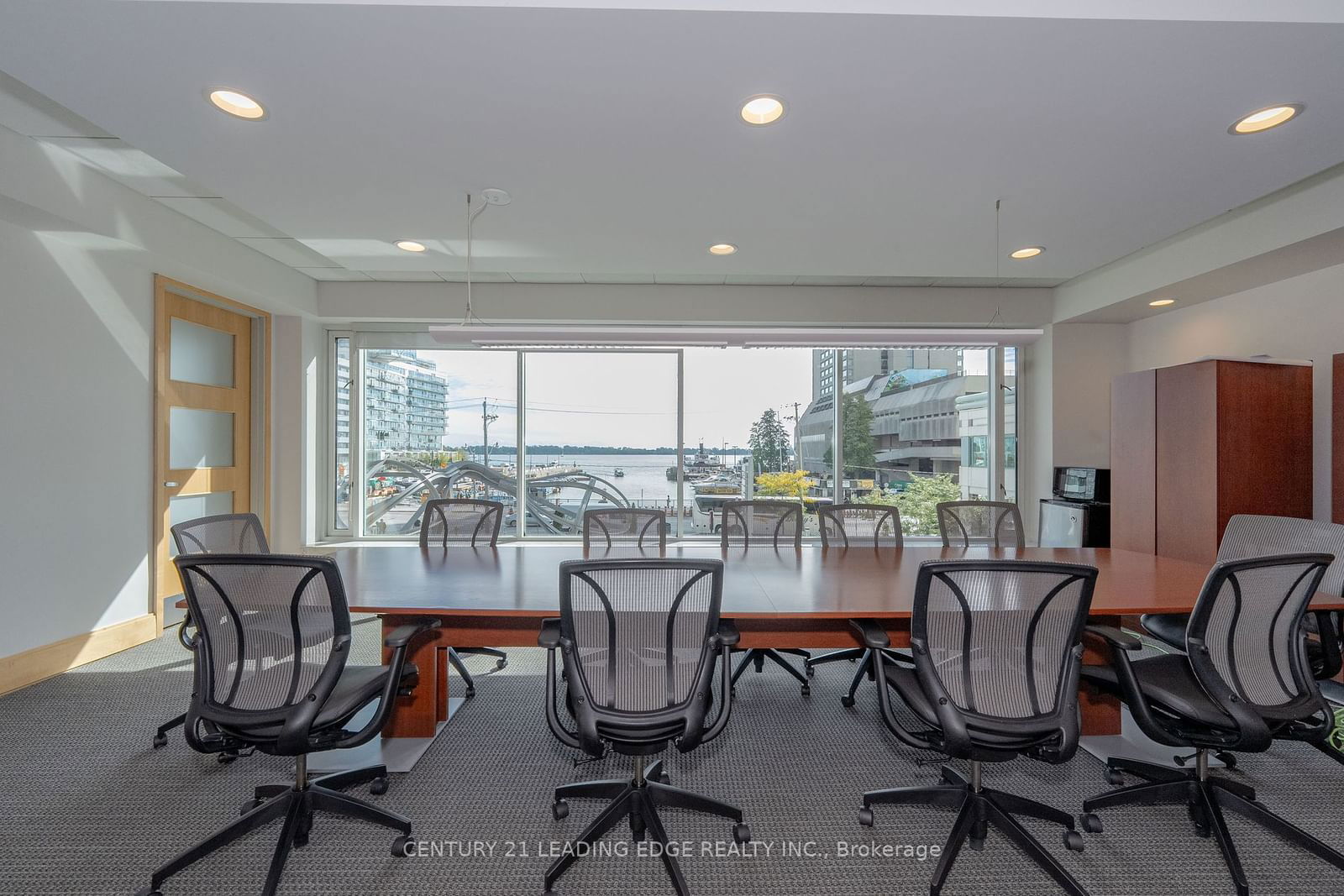 10 QUEENS Quay W, unit 702 for rent