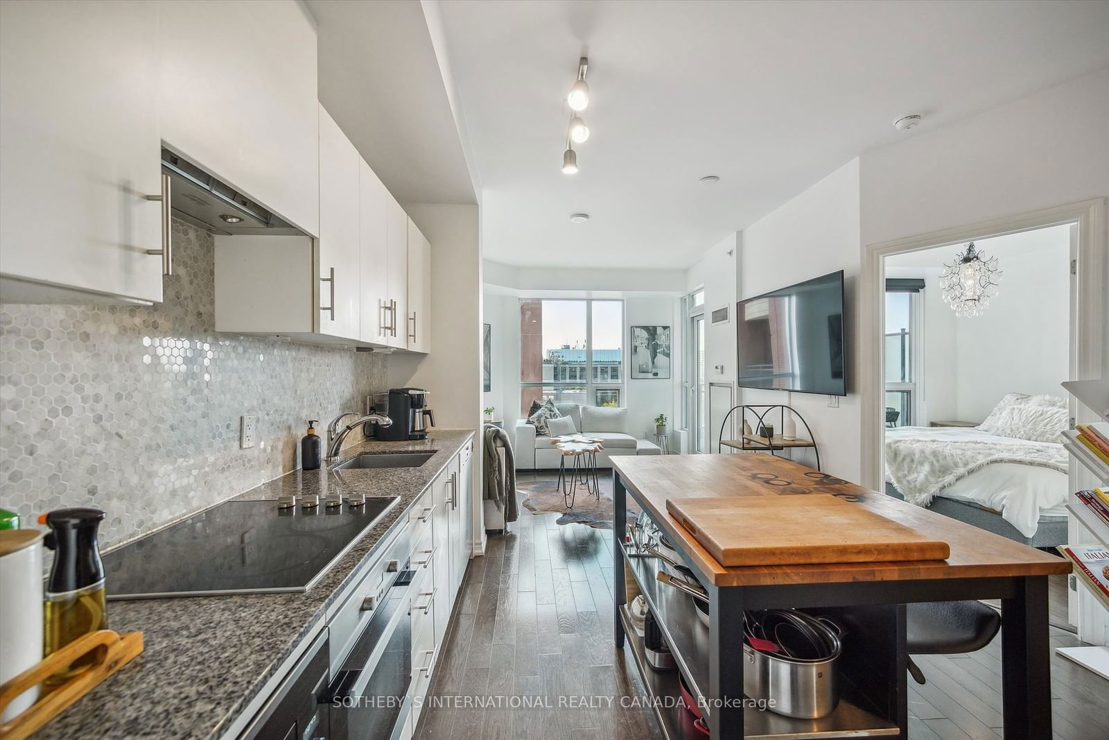 23 Glebe Rd W, unit 625 for sale