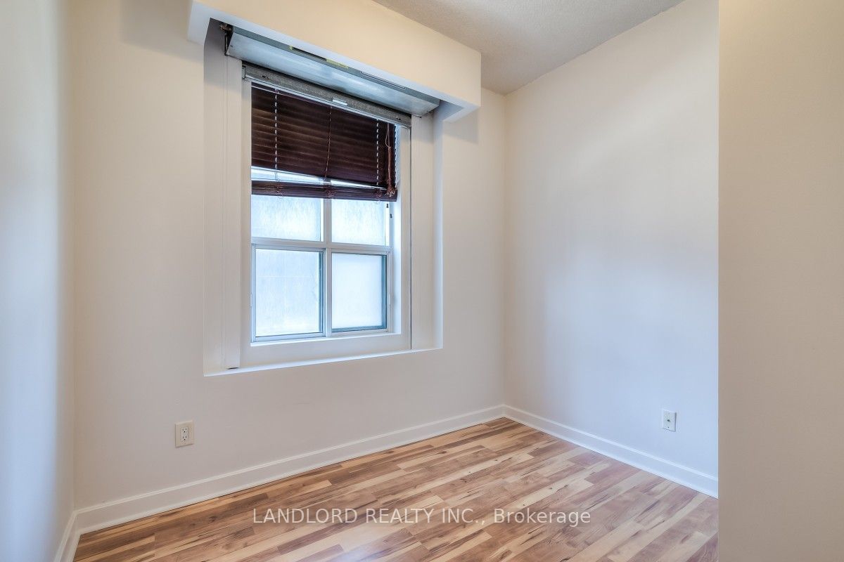 438 Richmond St W, unit 301 for rent