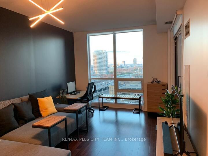 12 Yonge St, unit 1903 for rent