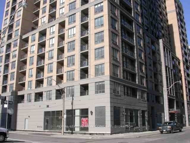 140 Simcoe St, unit 215 for rent