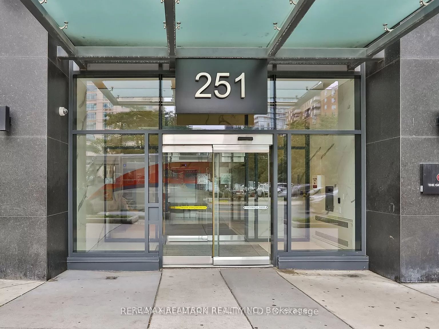 251 Jarvis St, unit 218 for rent