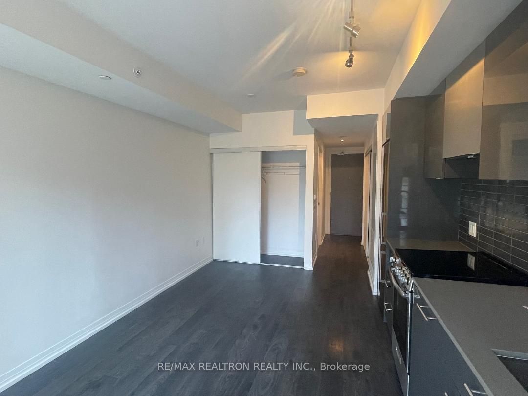 251 Jarvis St, unit 218 for rent