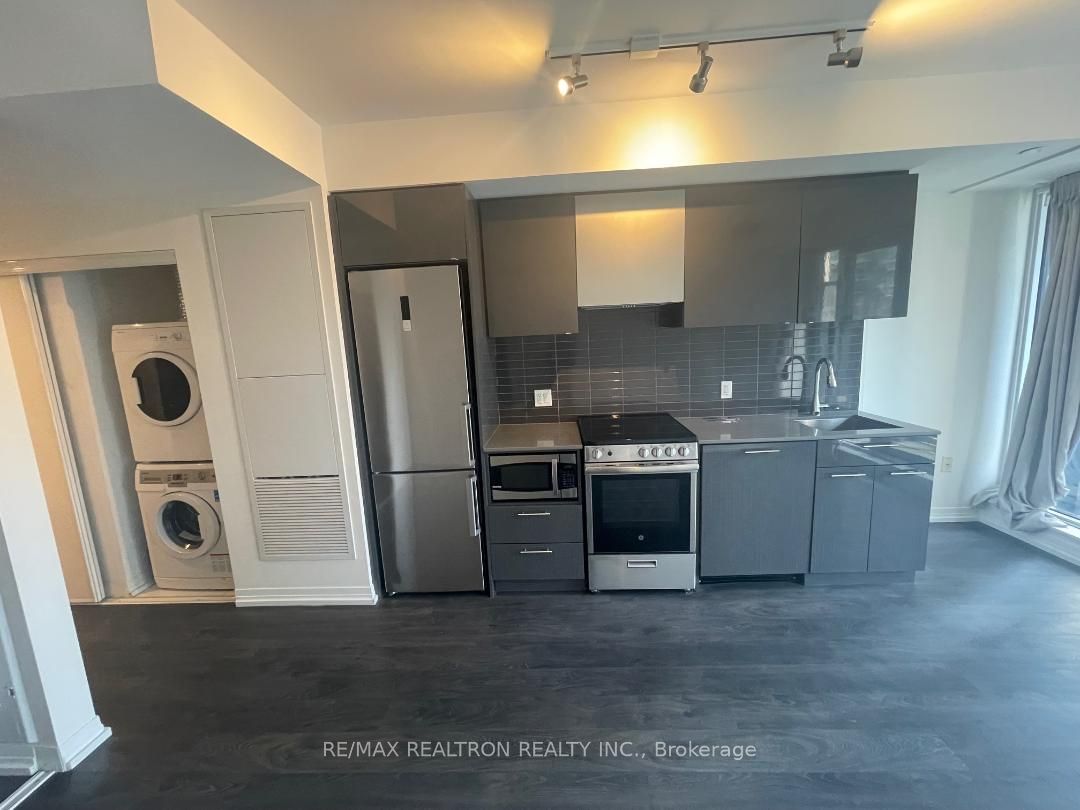 251 Jarvis St, unit 218 for rent