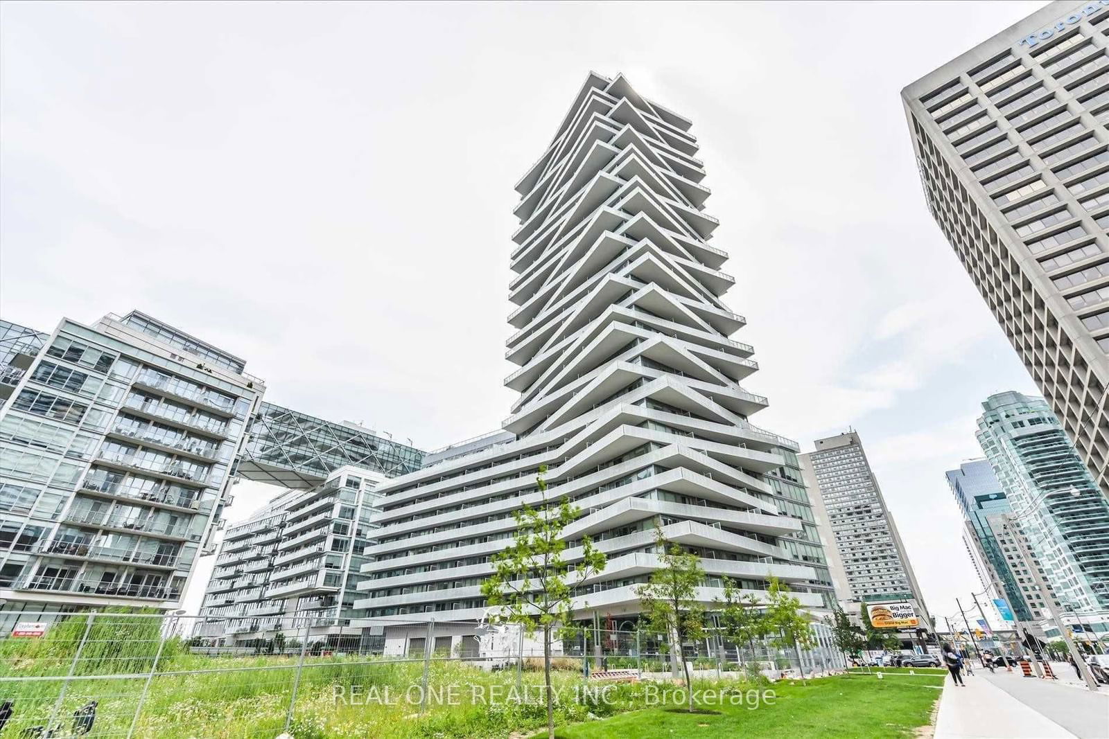 15 Queens Quay E, unit 1004 for rent