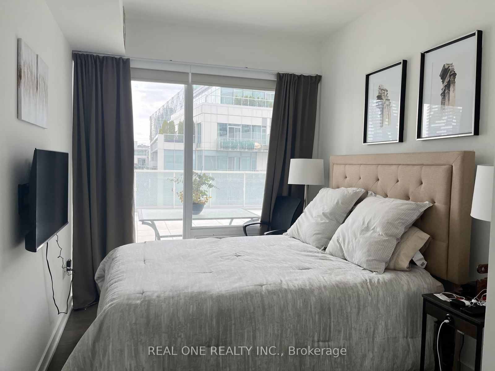 15 Queens Quay E, unit 1004 for rent