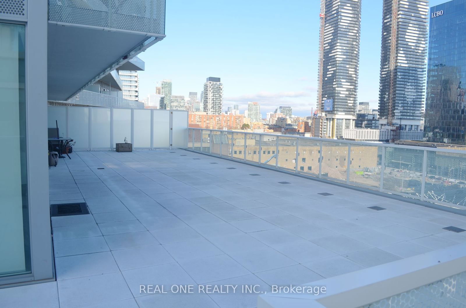 15 Queens Quay E, unit 1004 for rent