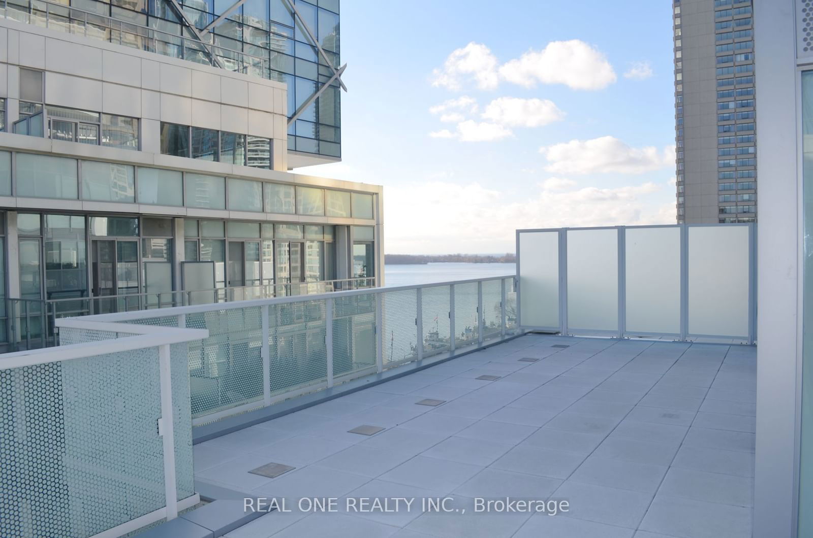 15 Queens Quay E, unit 1004 for rent