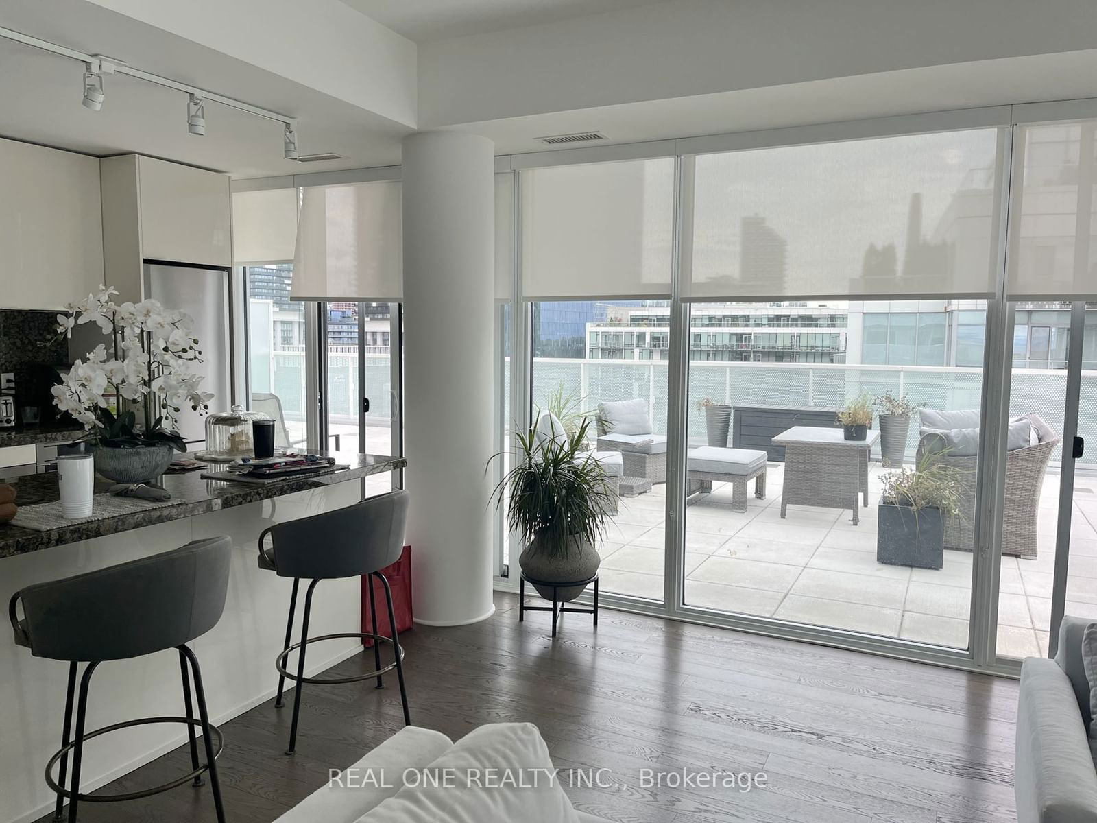 15 Queens Quay E, unit 1004 for rent