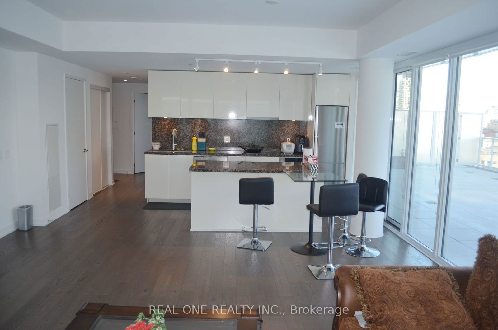 15 Queens Quay E, unit 1004 for rent