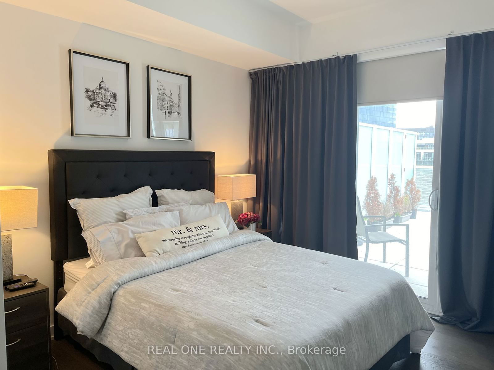 15 Queens Quay E, unit 1004 for rent