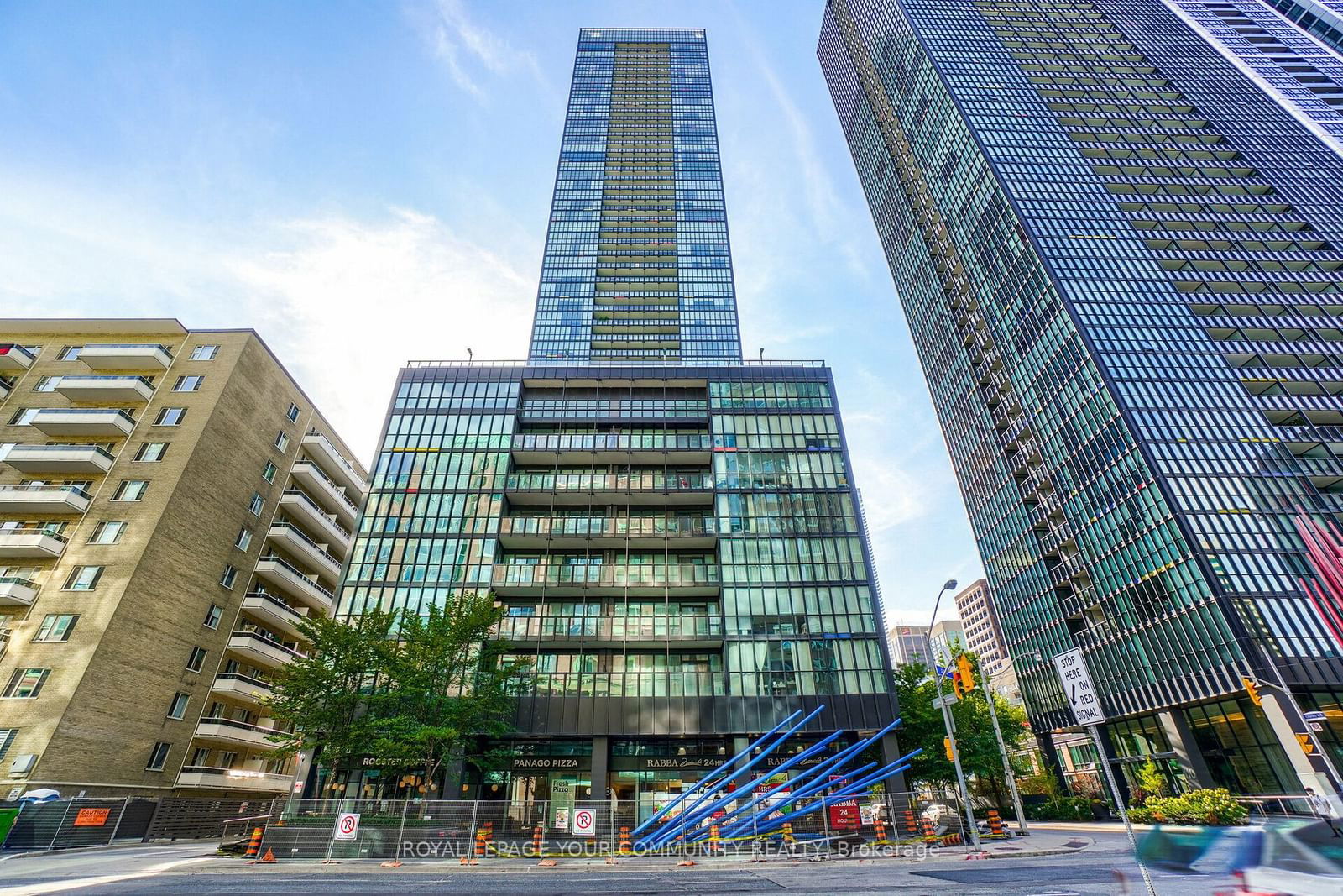 101 Charles St E, unit 306 for rent