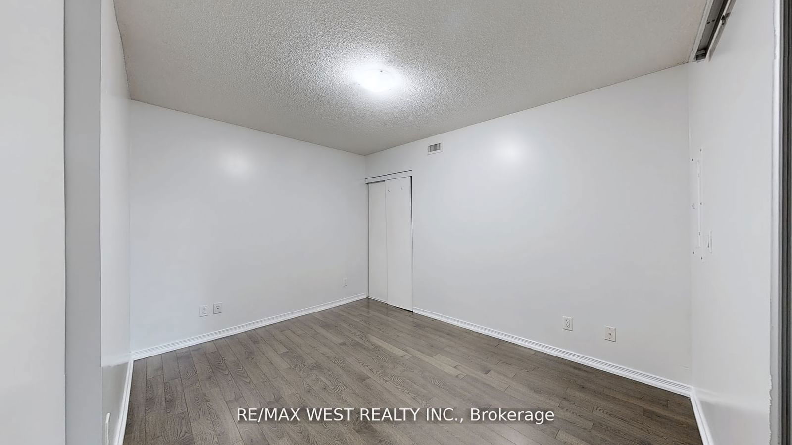 352 Front St W, unit 602 for rent