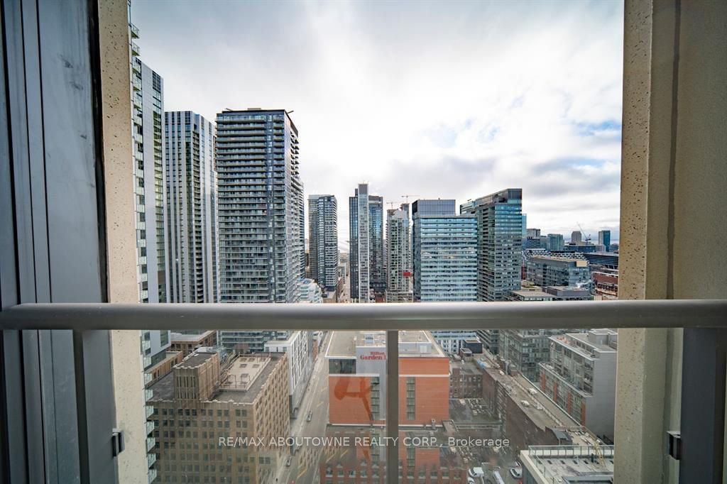 108 Peter St, unit 3106 for sale