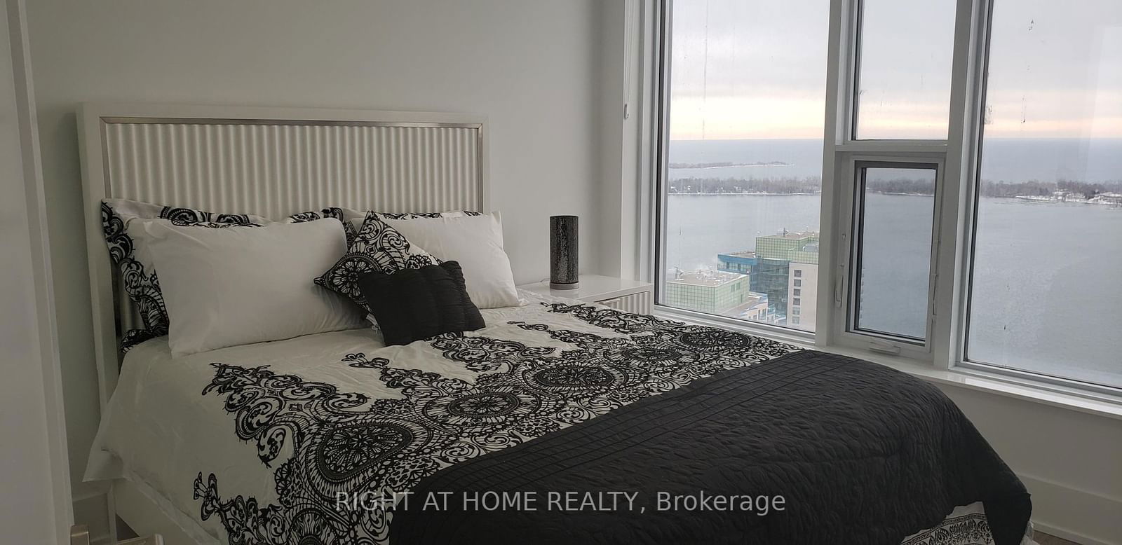 10 York St, unit 4809 for rent